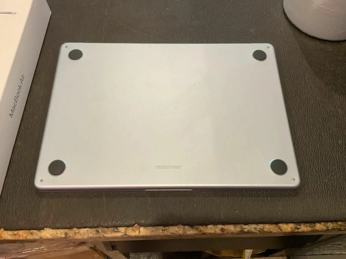 2025 Apple MacBook Air 13" - Image 4