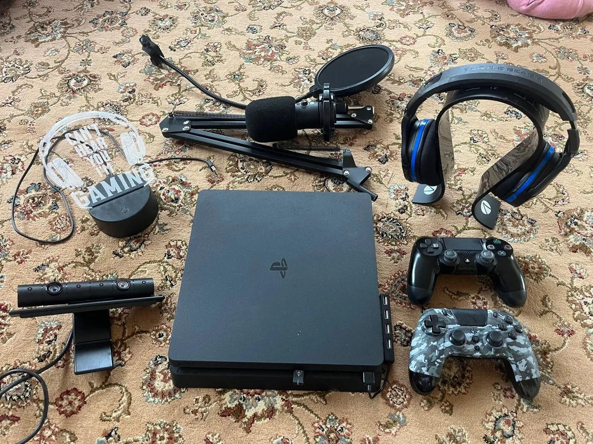 PlayStation 4 - Image 1