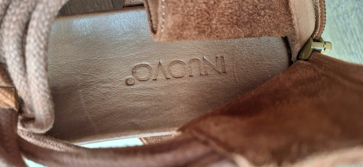 Tan inuovo sandles - Image 2