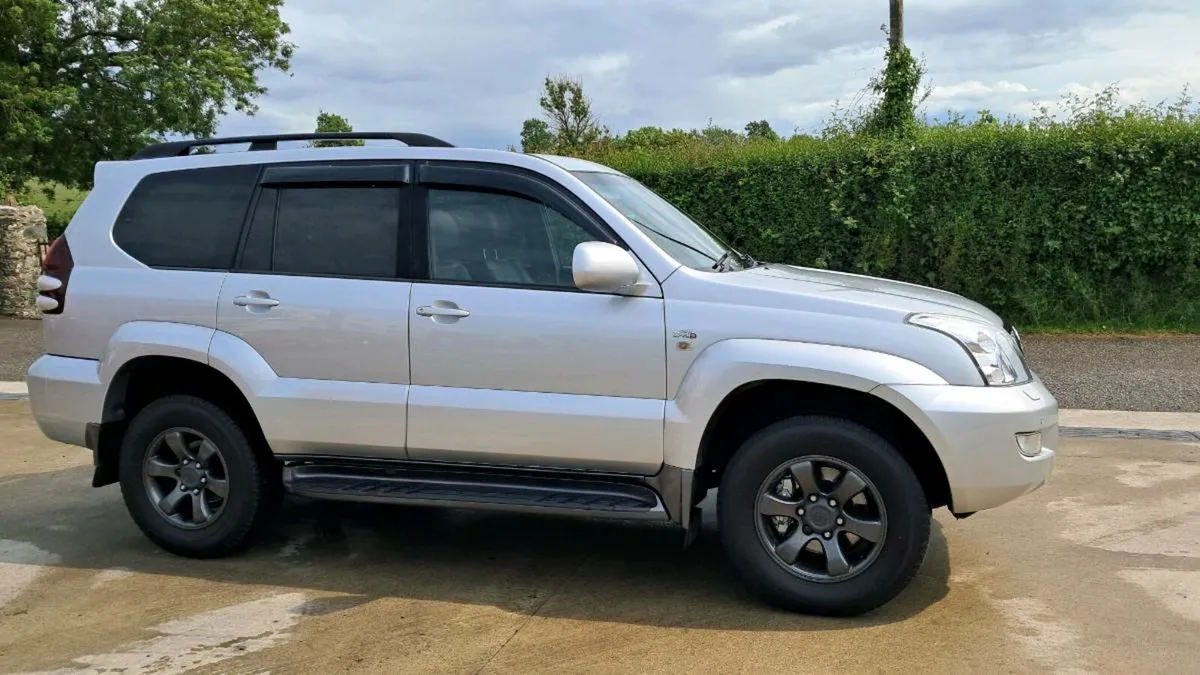 🚒toyota landcruiser lc5 2009🚒 - Image 2