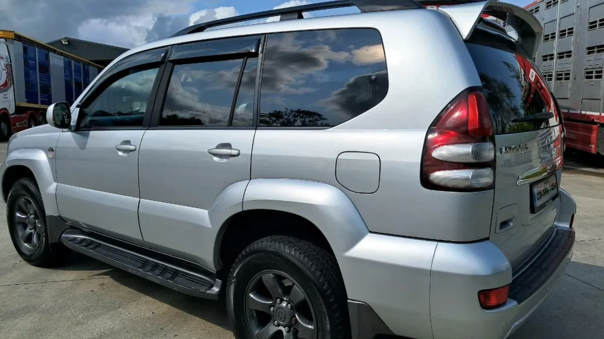 🚒toyota landcruiser lc5 2009🚒 - Image 4
