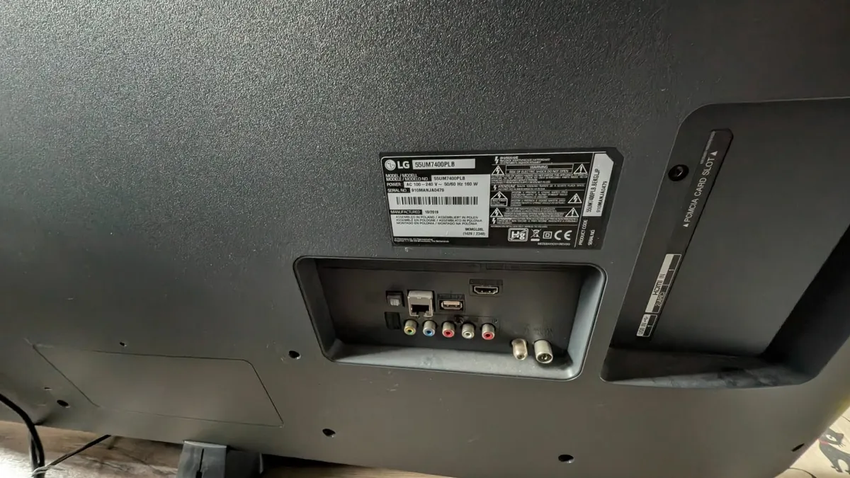 55" LG SMART TV 4K - Image 2
