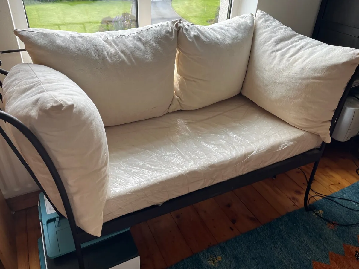 Window seat - Image 1