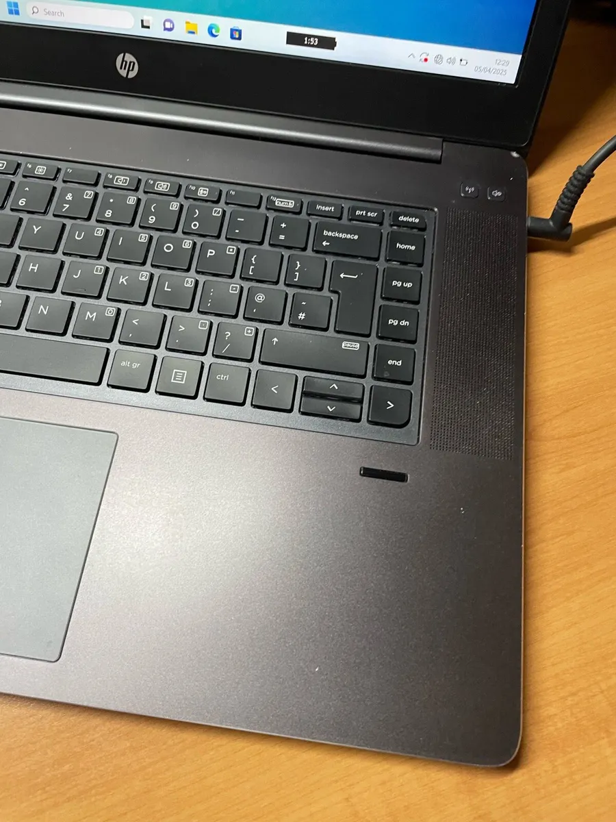 Hp zbook studio i7 - Image 2
