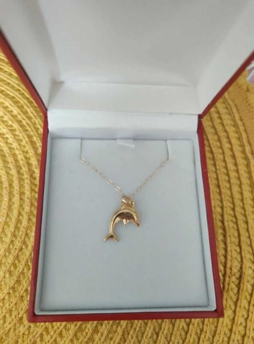 Gold dolphin pendant necklace 9ct - Image 1