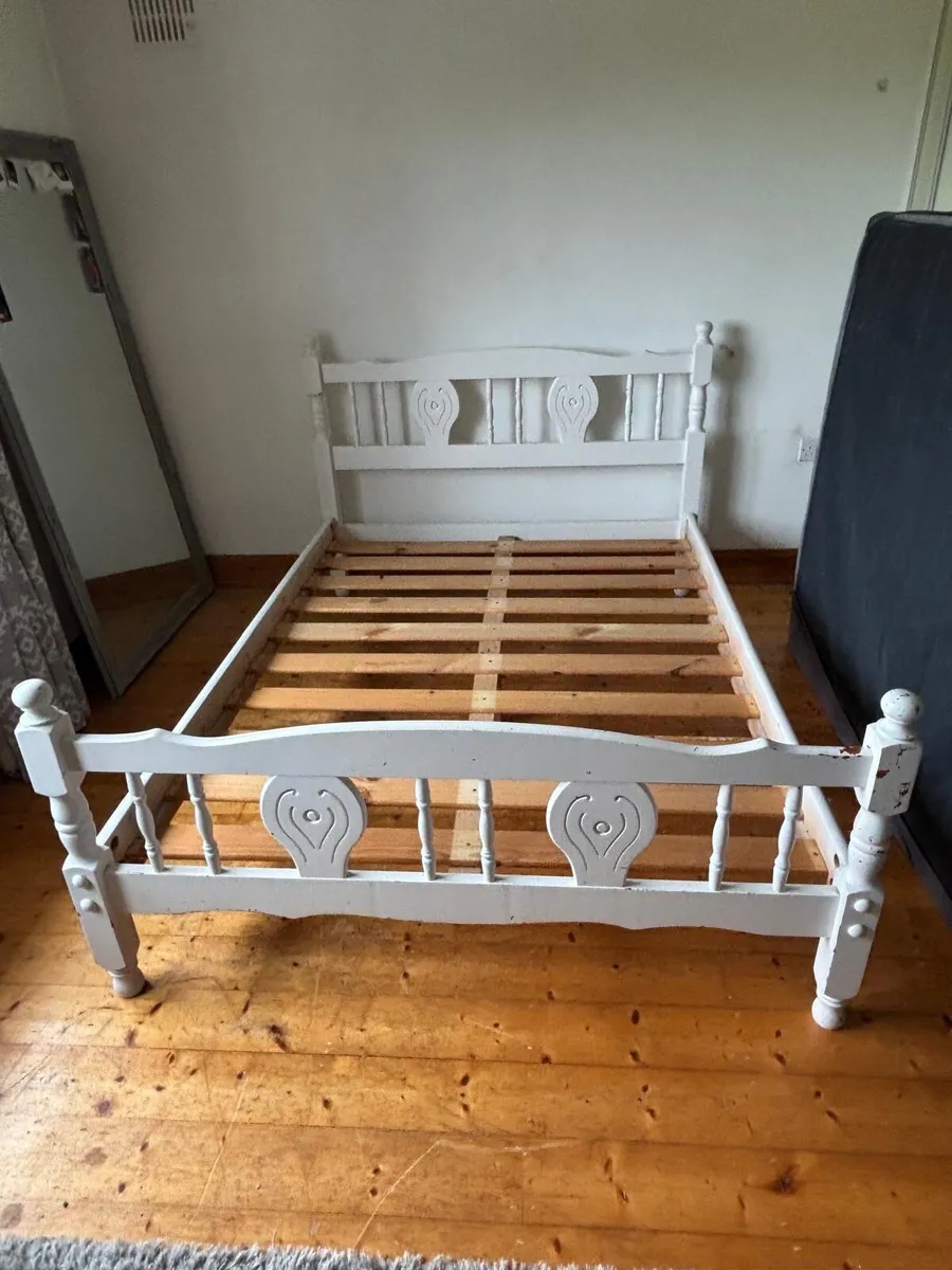 White Bed Frame Double 4ft 6in - Image 1