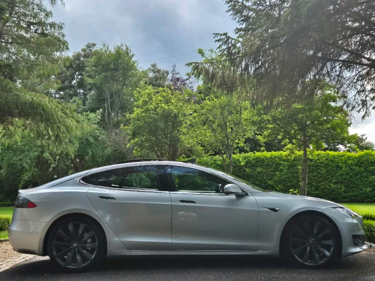 2017 Tesla Model S 75d AWD with Pan Roof - Image 4