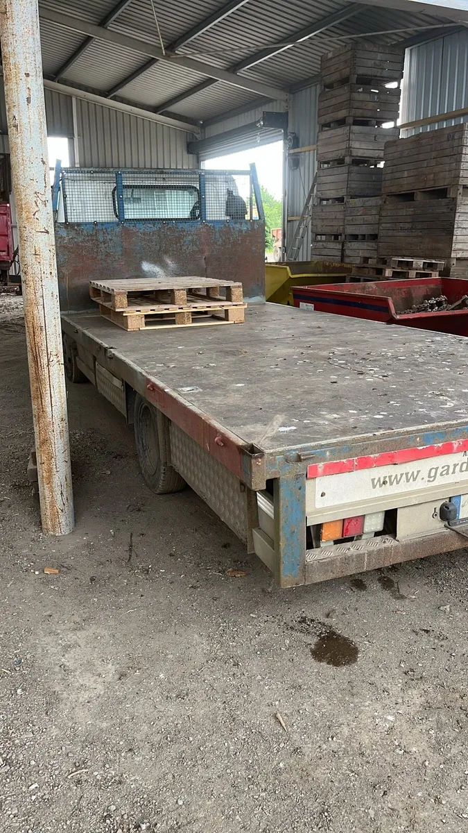 Isuzu NPR - Image 3