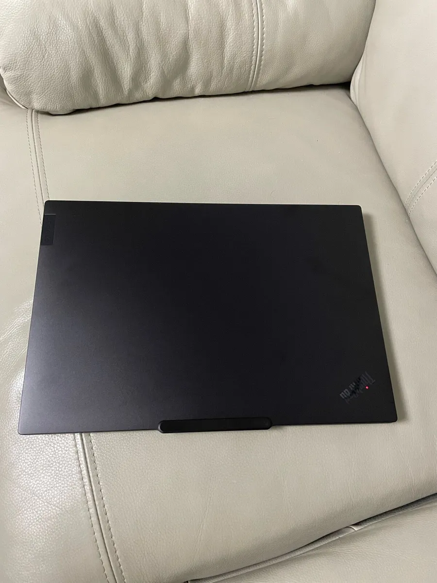 Lenovo workstation ultra 7 - Image 1