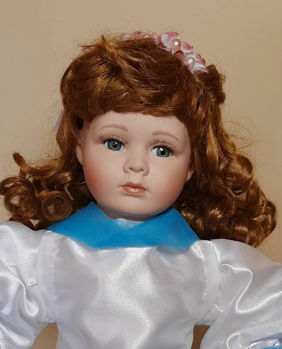 Porcelain doll - Image 1