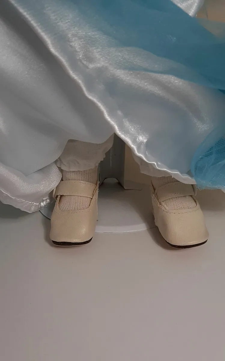 Porcelain doll - Image 4