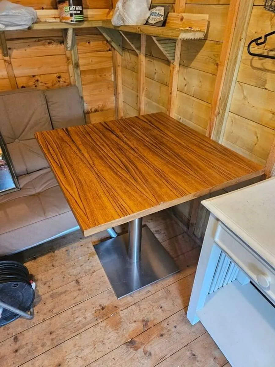 square table - Image 2