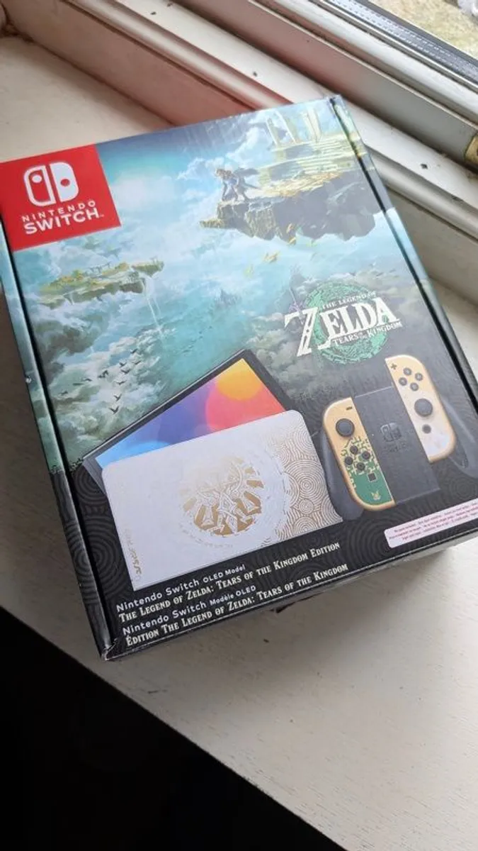 Switch Oled TOTK boxed + PRO controller+ split pad pro + hardcase - Image 1