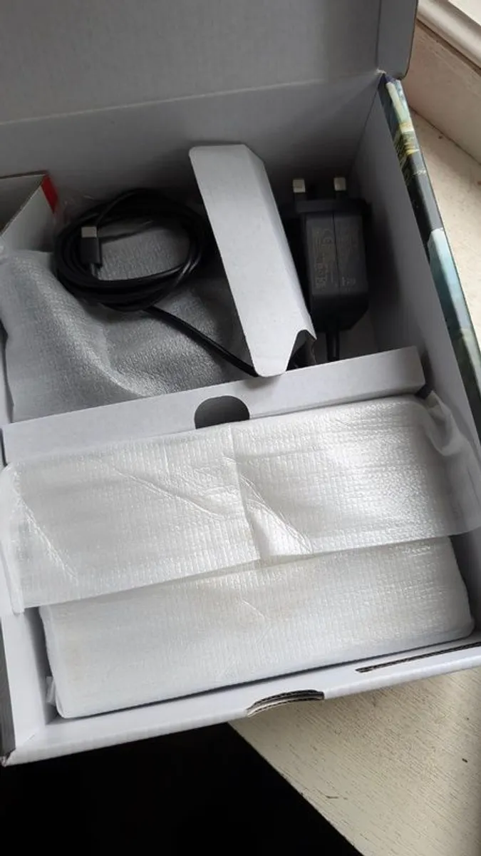 Switch Oled TOTK boxed + PRO controller+ split pad pro + hardcase - Image 3