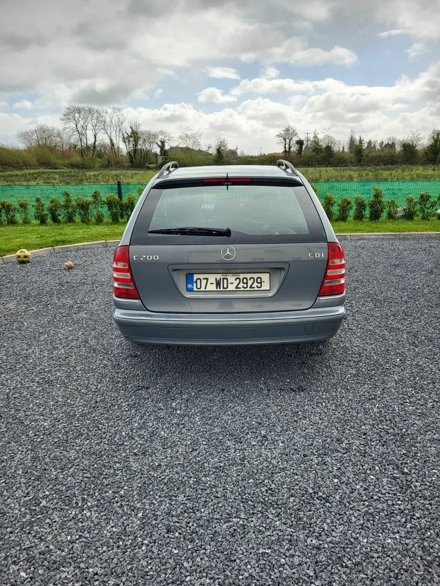 Mercedes-Benz C-Class 2007 - Image 2