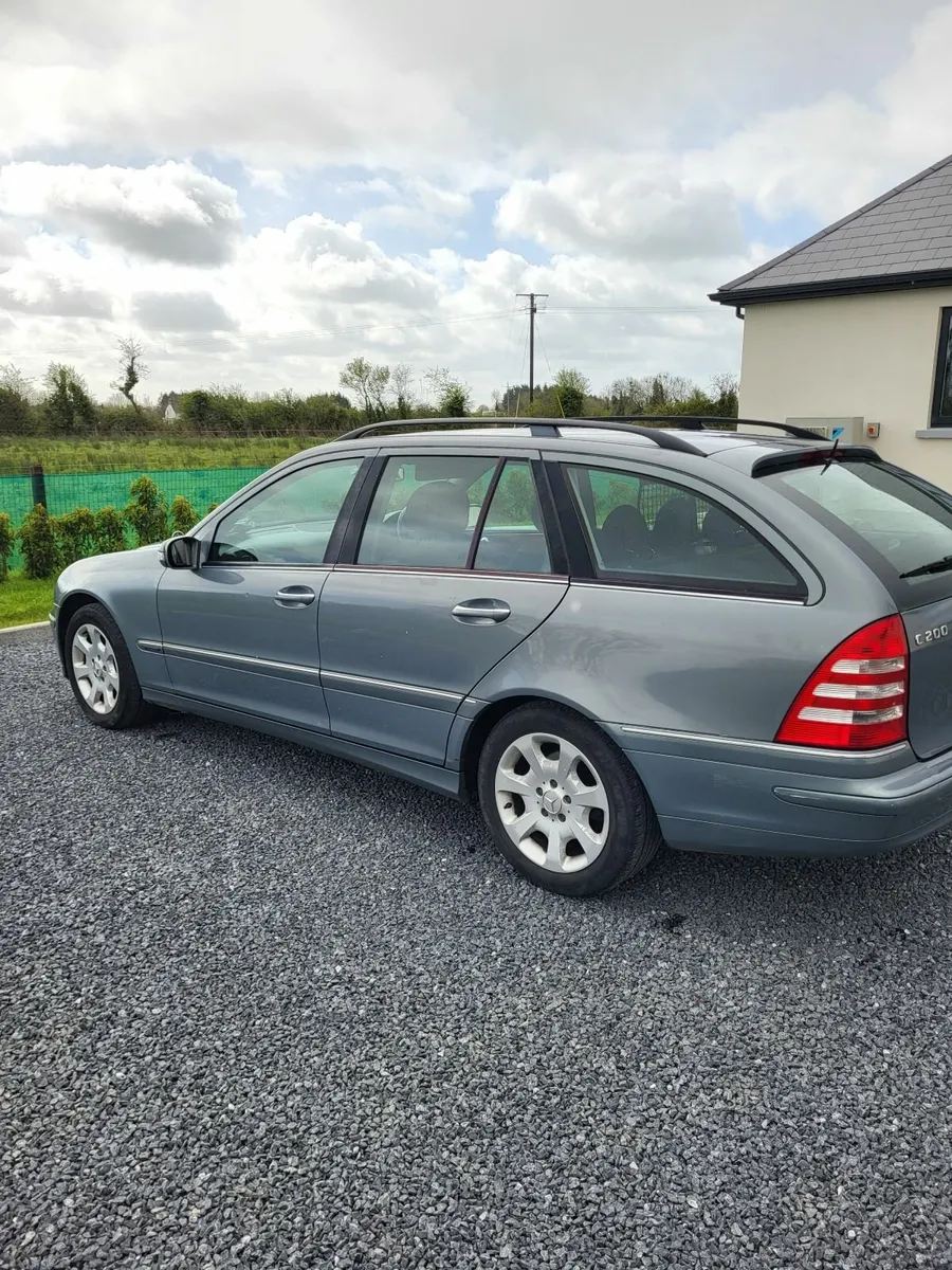 Mercedes-Benz C-Class 2007 - Image 3