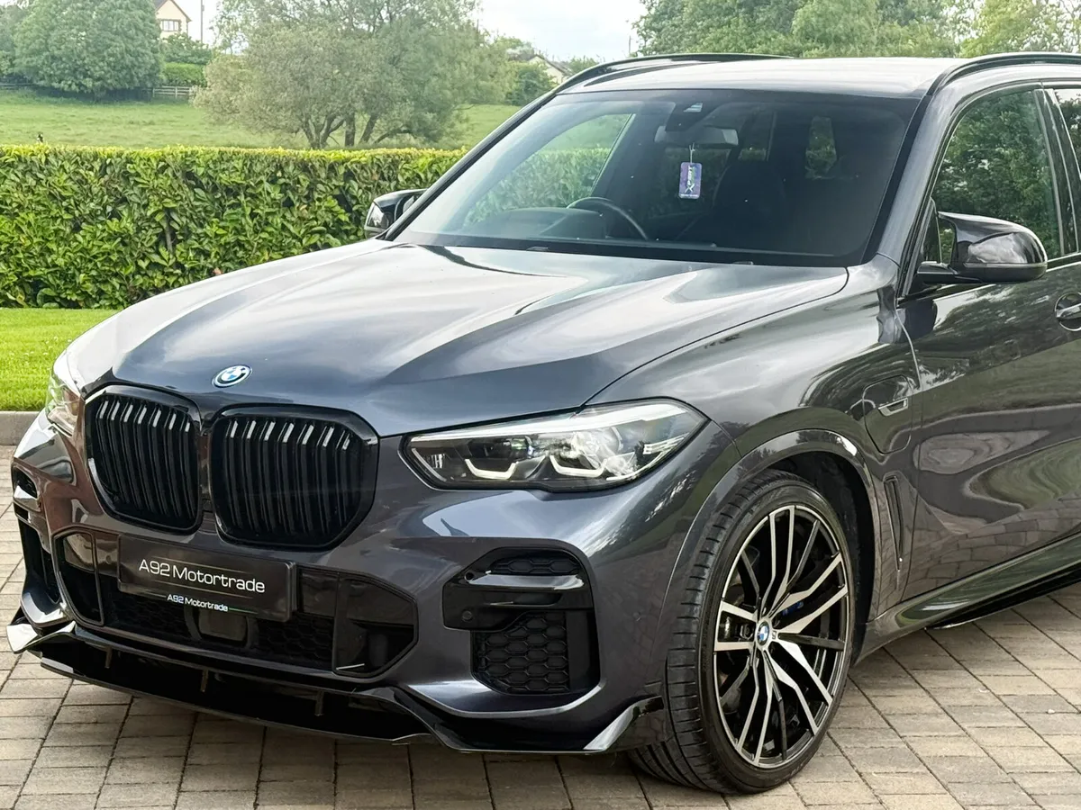 221 BMW X5 xDrive 45E M Sport - Image 4
