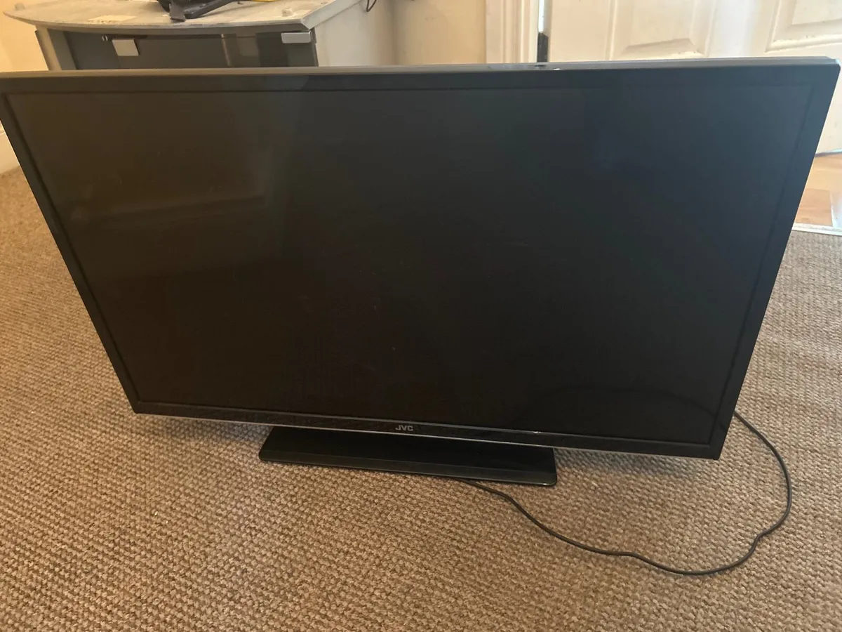 JVC 32” Smart Tv - Image 1