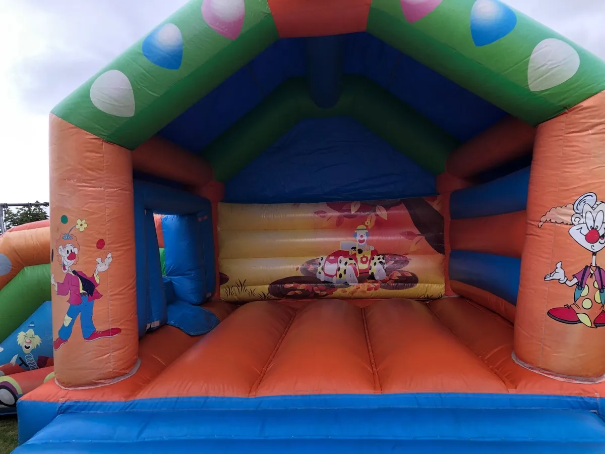 Bouncy castle buy 1 get 1 free - Image 2
