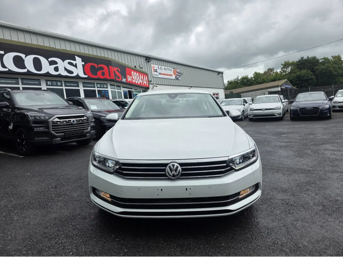 Volkswagen Passat 1.4 TSI  HI LINE EDITION SAT-NAV - Image 3