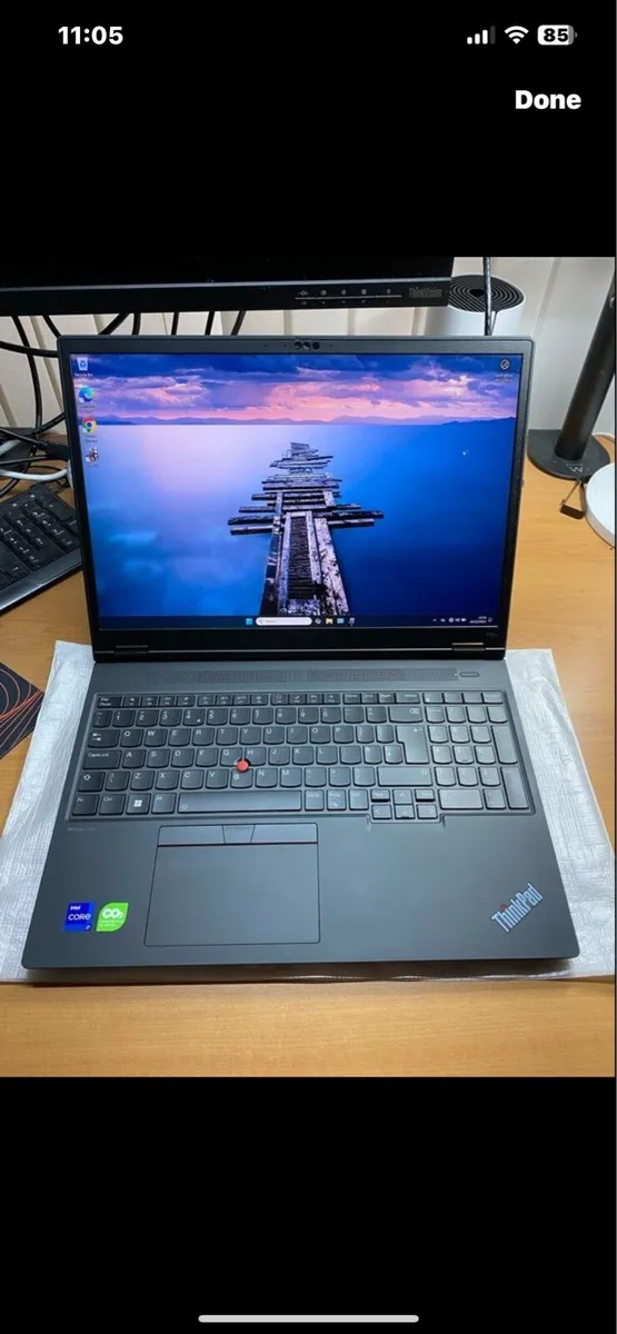 Lenovo workstation i7 13th generation - Image 1