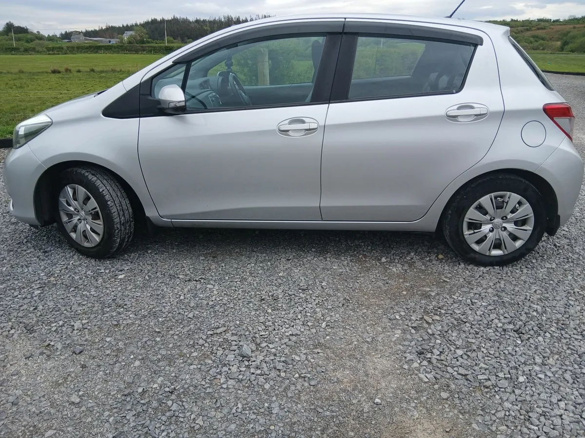 Toyota Yaris 2012 - Image 3