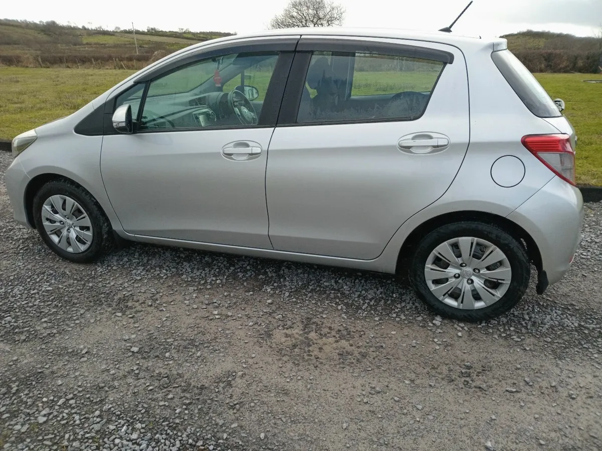 Toyota Yaris 2012 - Image 4