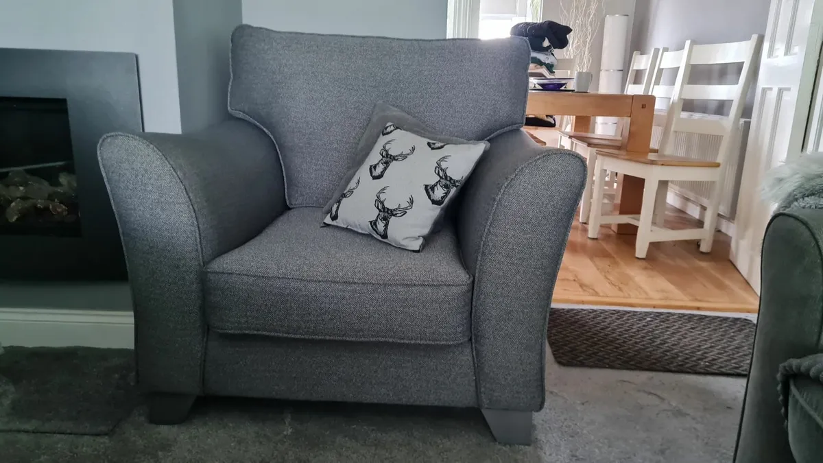 Armchair - Image 1