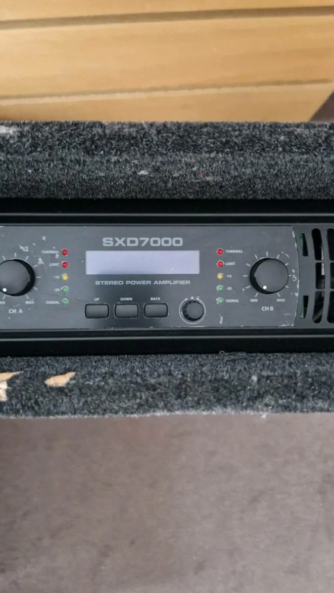 Dj equipment - Image 3