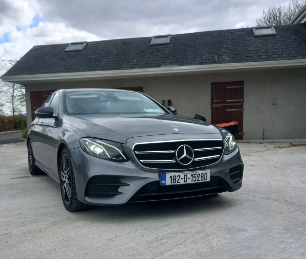 Mercedes E220 AMG LINE - Image 2