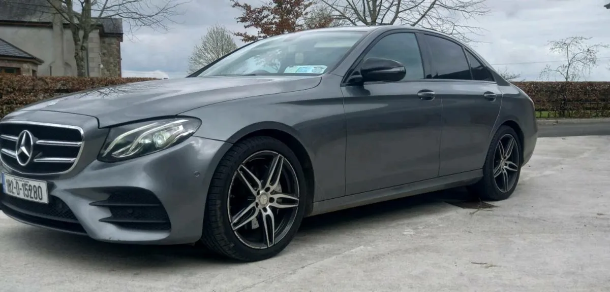 Mercedes E220 AMG LINE - Image 3