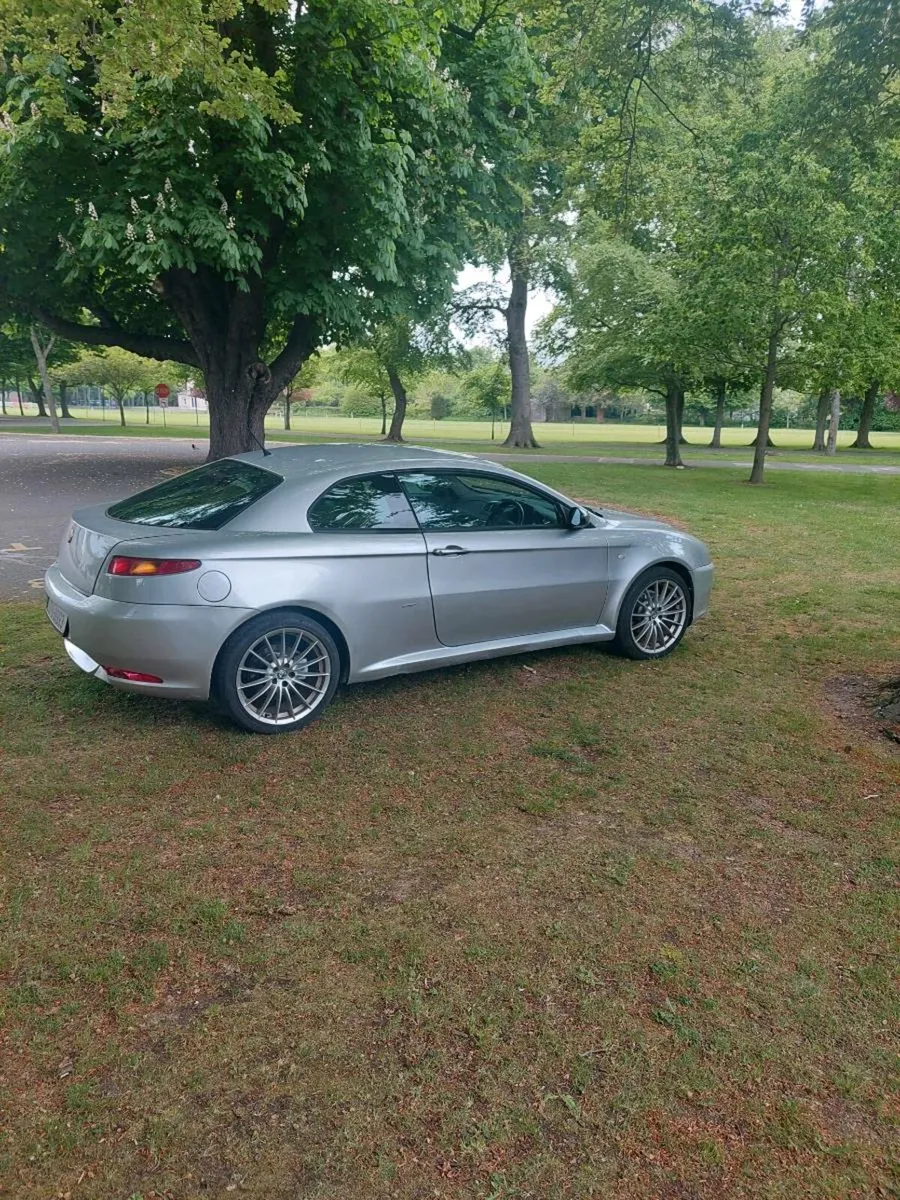 Alfa Romeo GT 2007 - Image 1