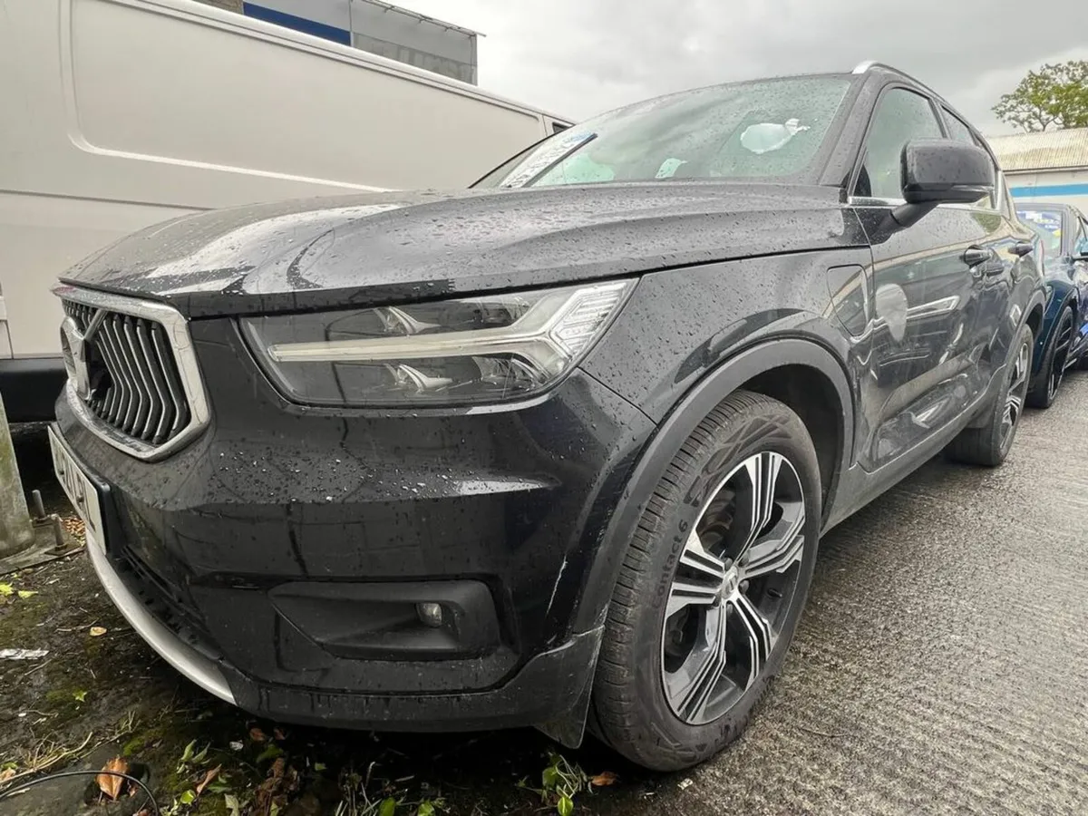 Volvo XC40 INSCRIPTION T4 1.5 RECHARGE // FULL SER - Image 1