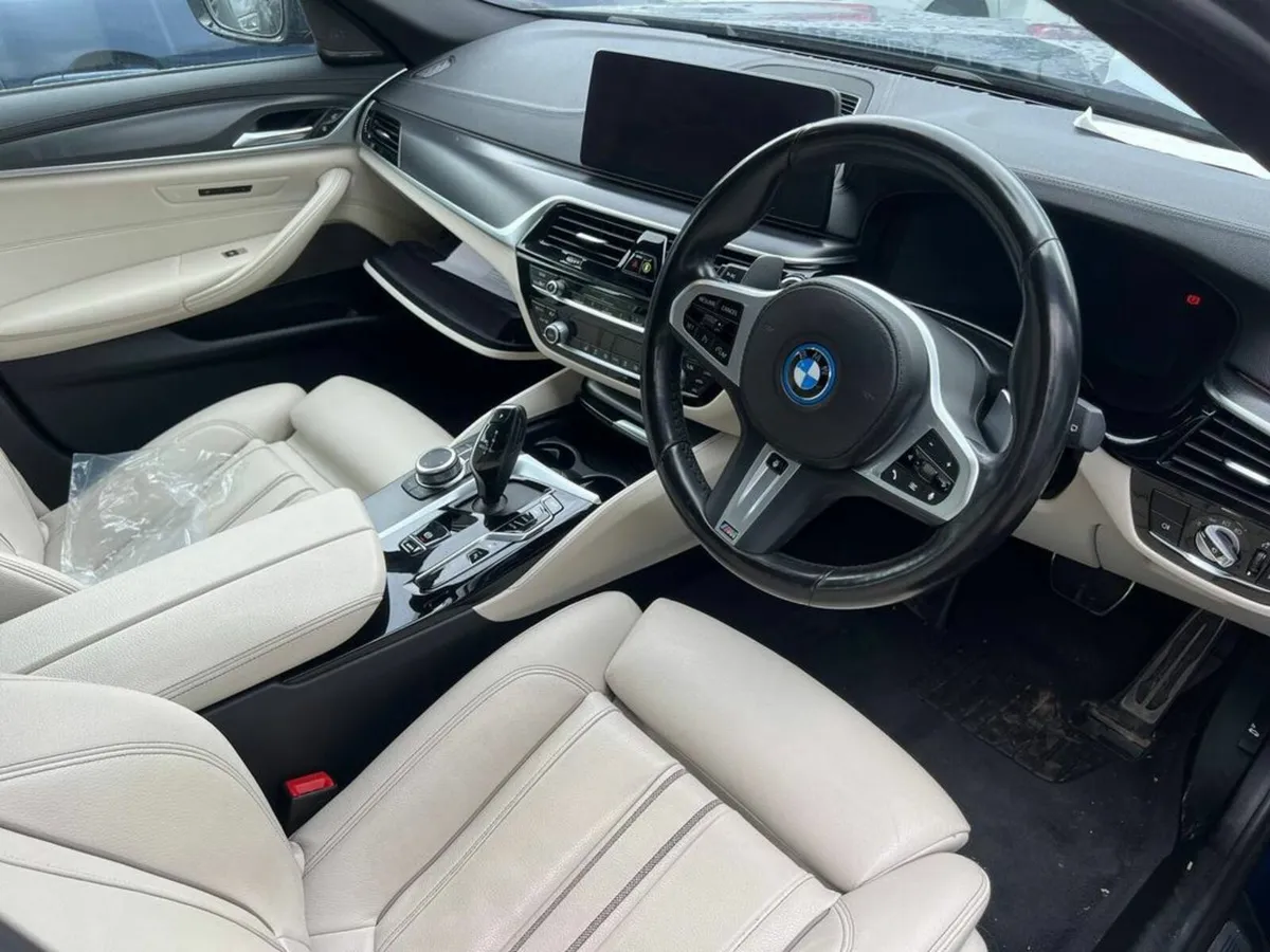 BMW 5-Series 530e XDRIVE M-SPORT TOURING 2.0 HYBRI - Image 2