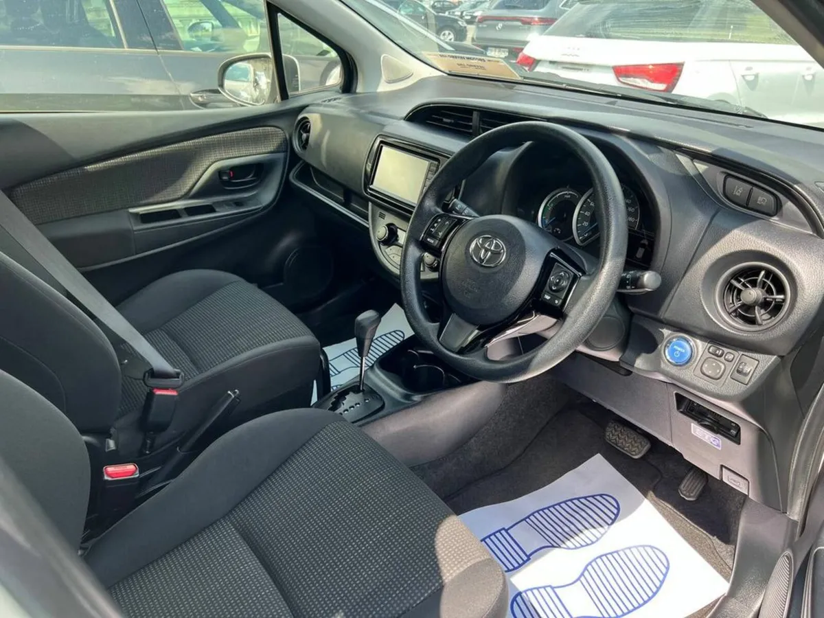 Toyota Yaris 1.5 HYBRID AUTO // SERVICE HISTORY // - Image 2