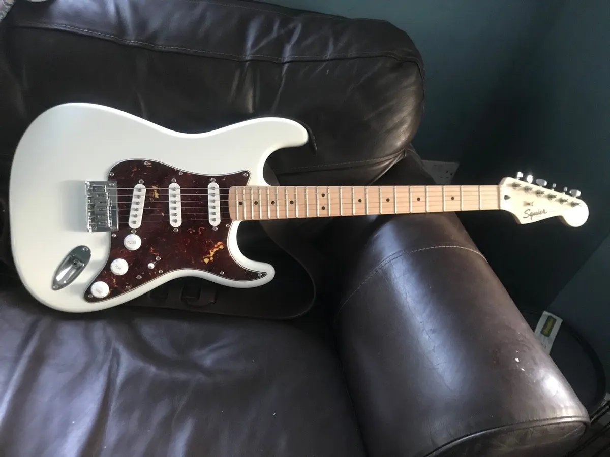 Squire fender sonic Stratocaster - Image 1
