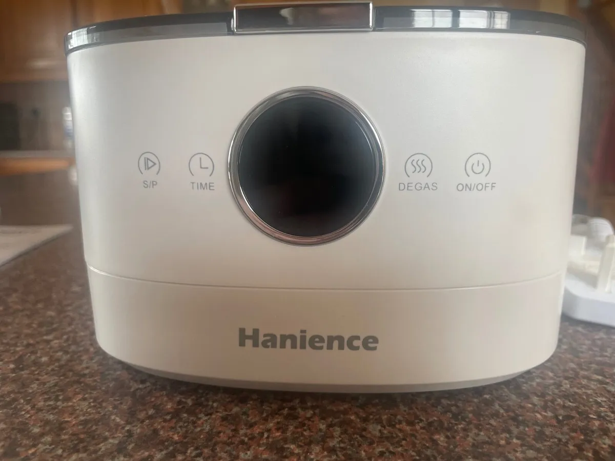 Ultrasonic cleaner - Image 1