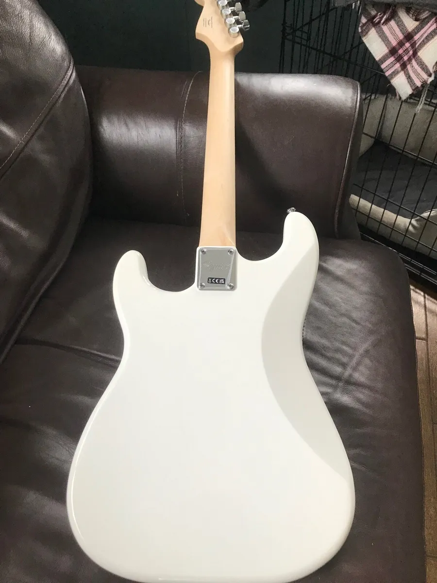 Squire fender sonic Stratocaster - Image 2