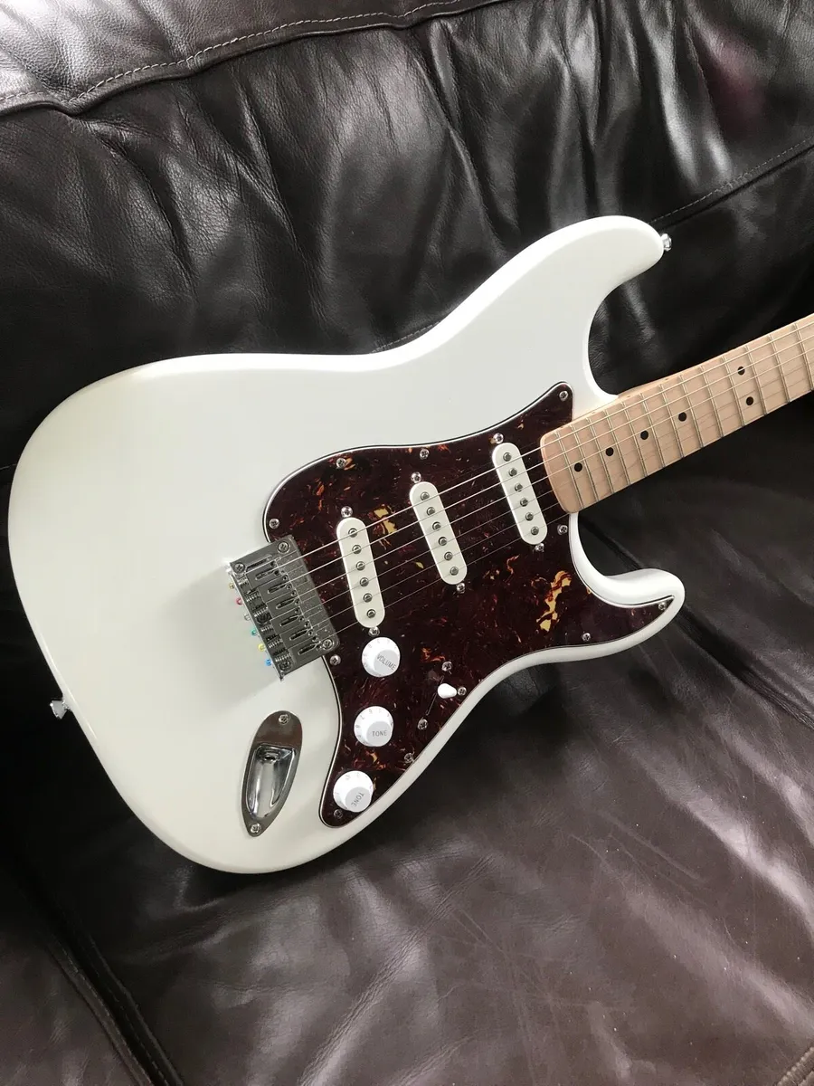 Squire fender sonic Stratocaster - Image 4