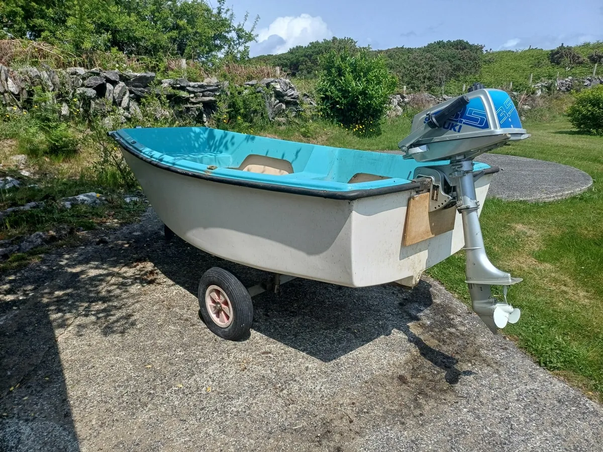 Rigid fibreglass boat / tender - Image 1
