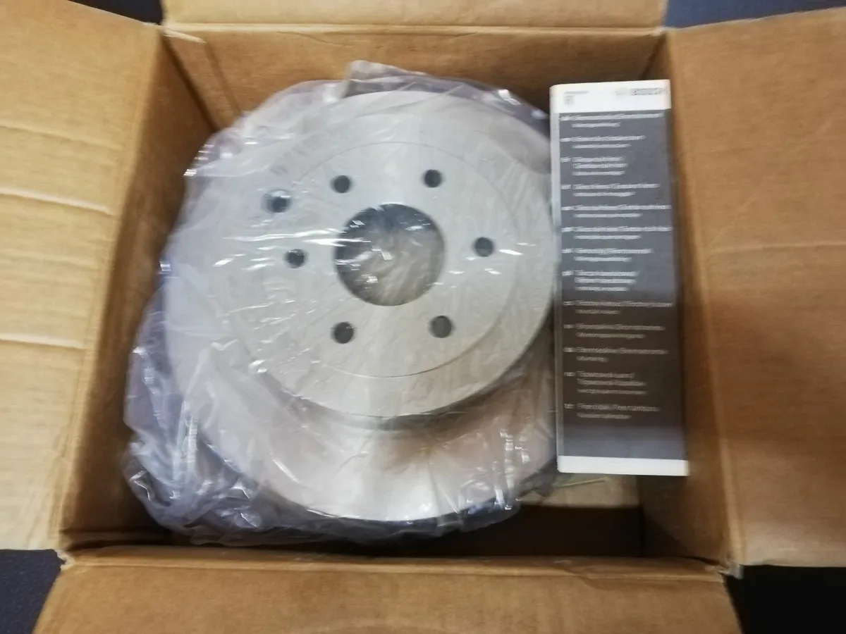 Nissan Pathfinder/Navara -Brake disc's+pads - Image 2