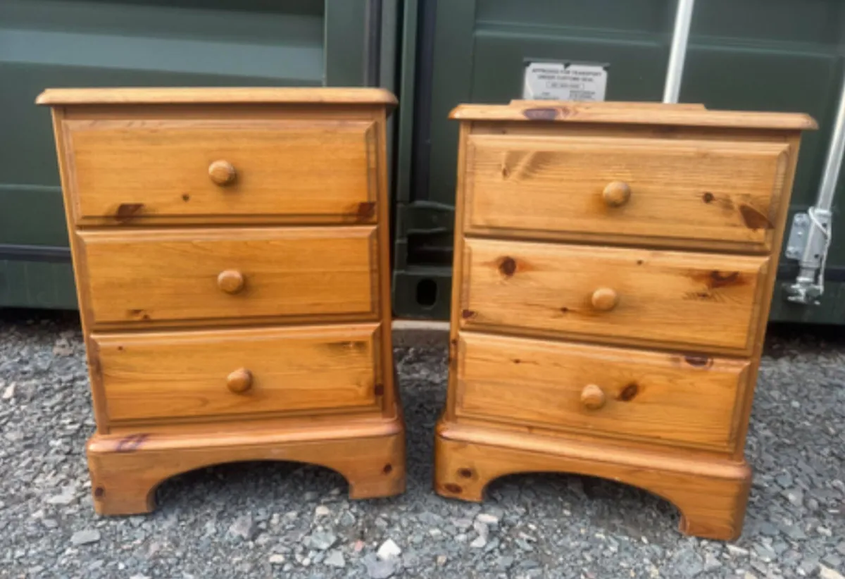 Bedside cabinets / lockers
