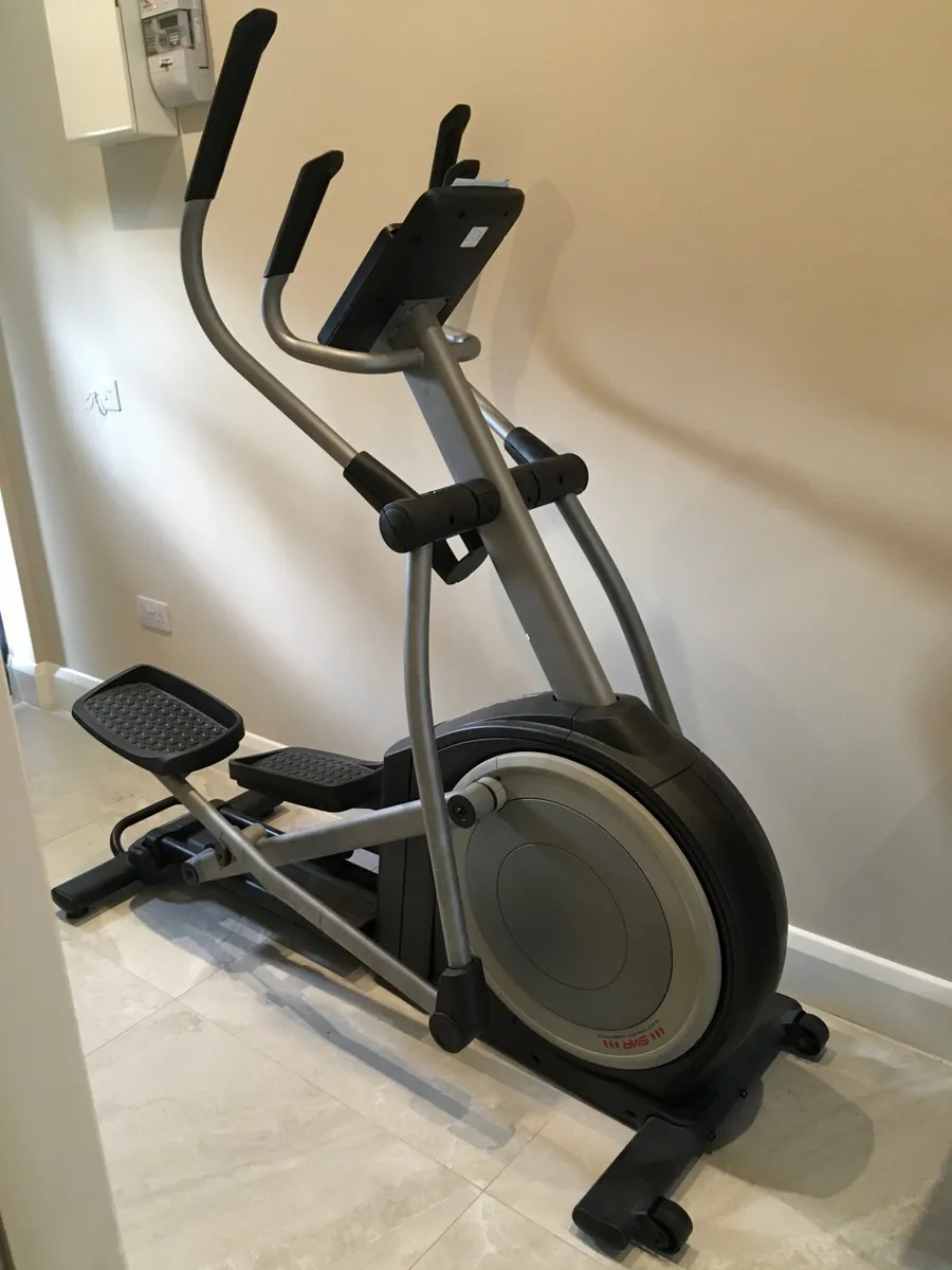 Proform Endurance 420E Elliptical Cross Trainer - Image 1