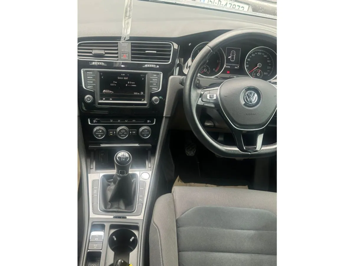 Volkswagen Golf Highline 1.6 TDI Manual 6speed FW - Image 3