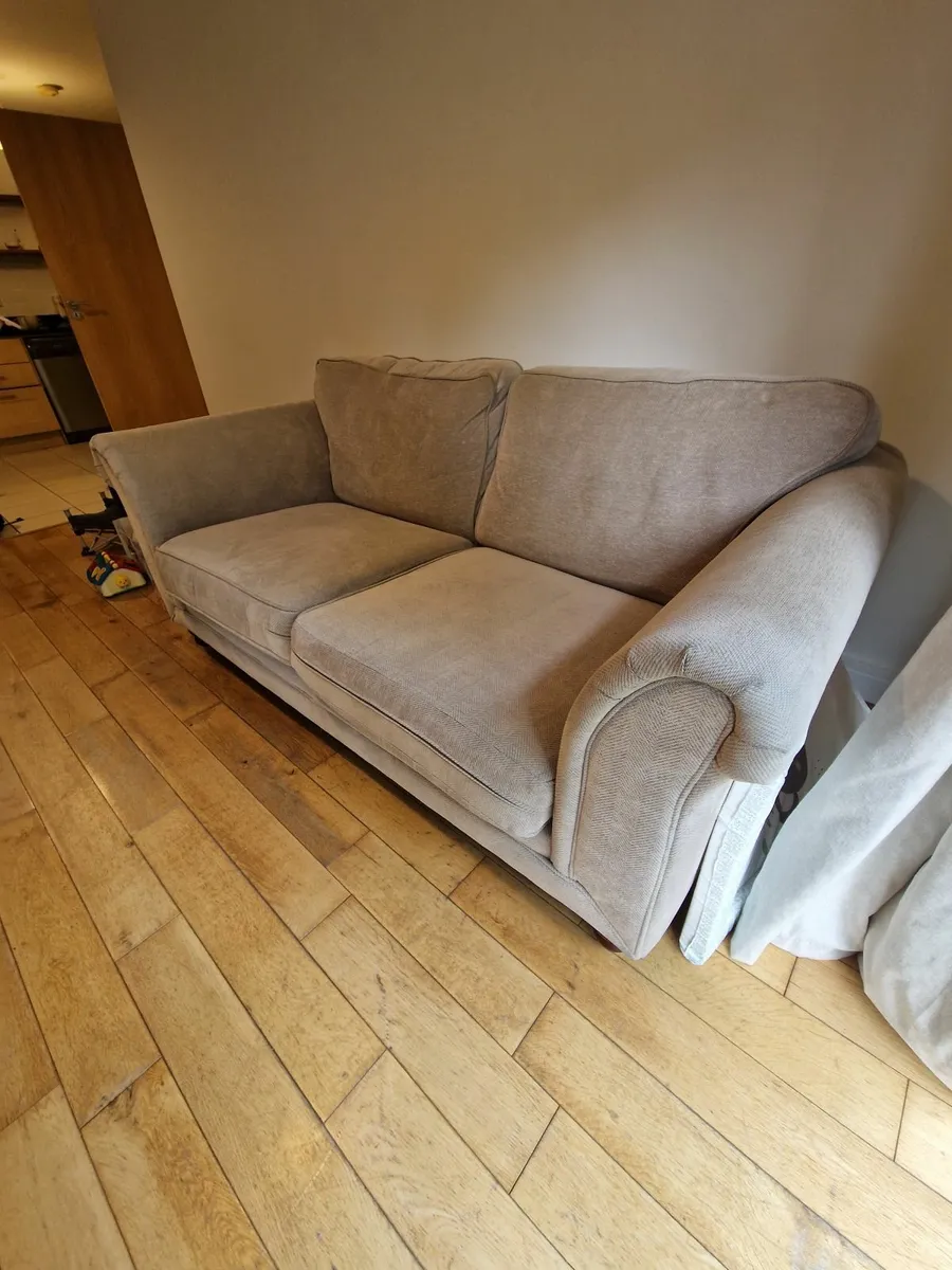 Couch 2 seater - casey's - Image 3