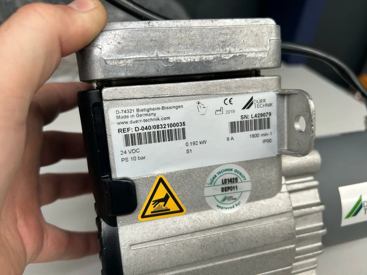 Compressor with motor - Image 1