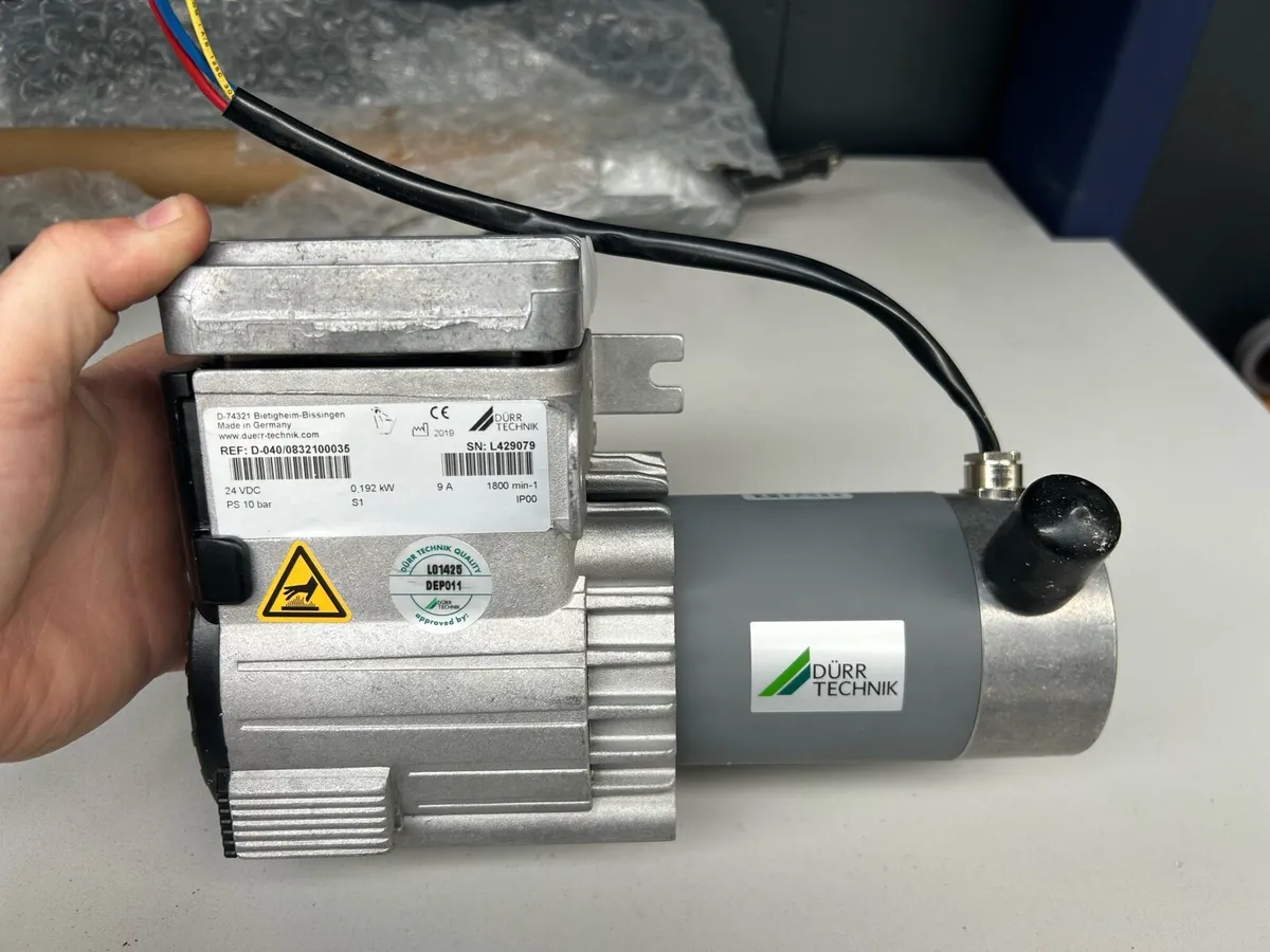 Compressor with motor - Image 2