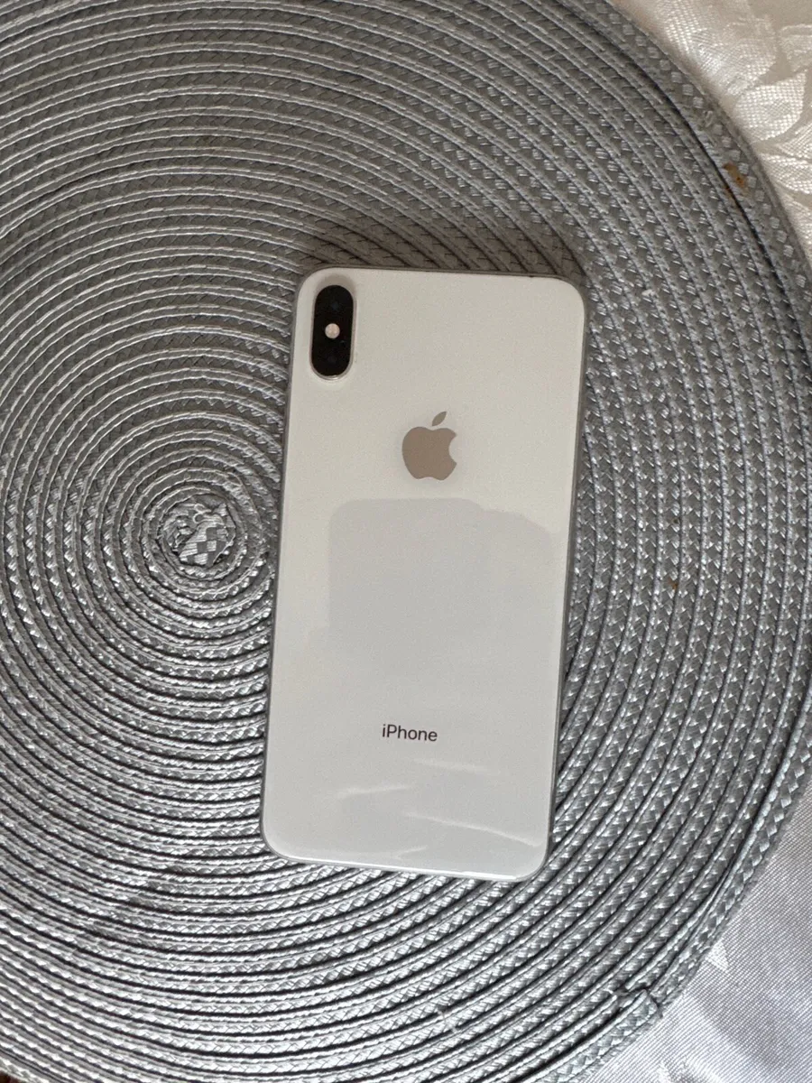 iPhone XS - Image 2