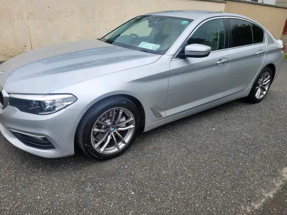 2018 bmw 520  g30 diesel - Image 1