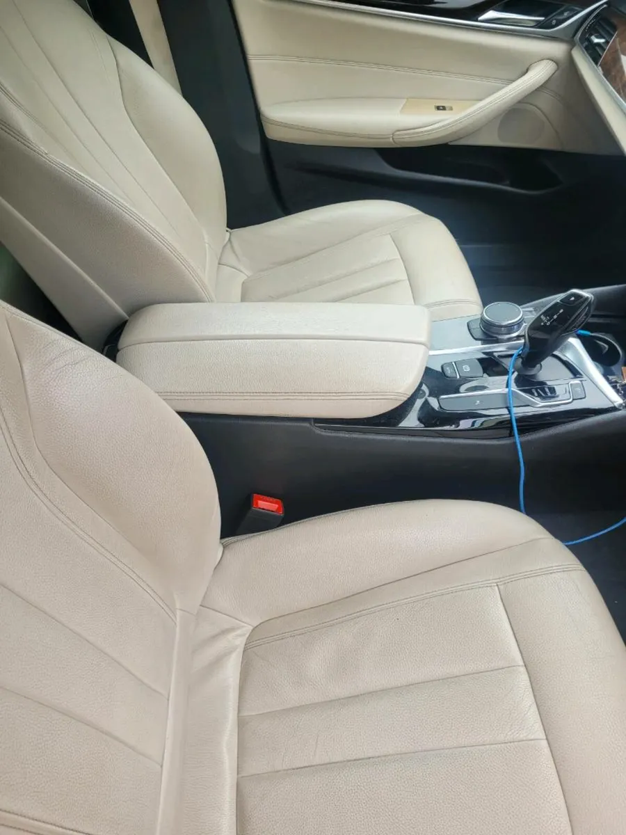 2018 bmw 520  g30 diesel - Image 4